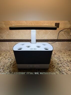 AeroGarden Harvest Home Garden System - Black